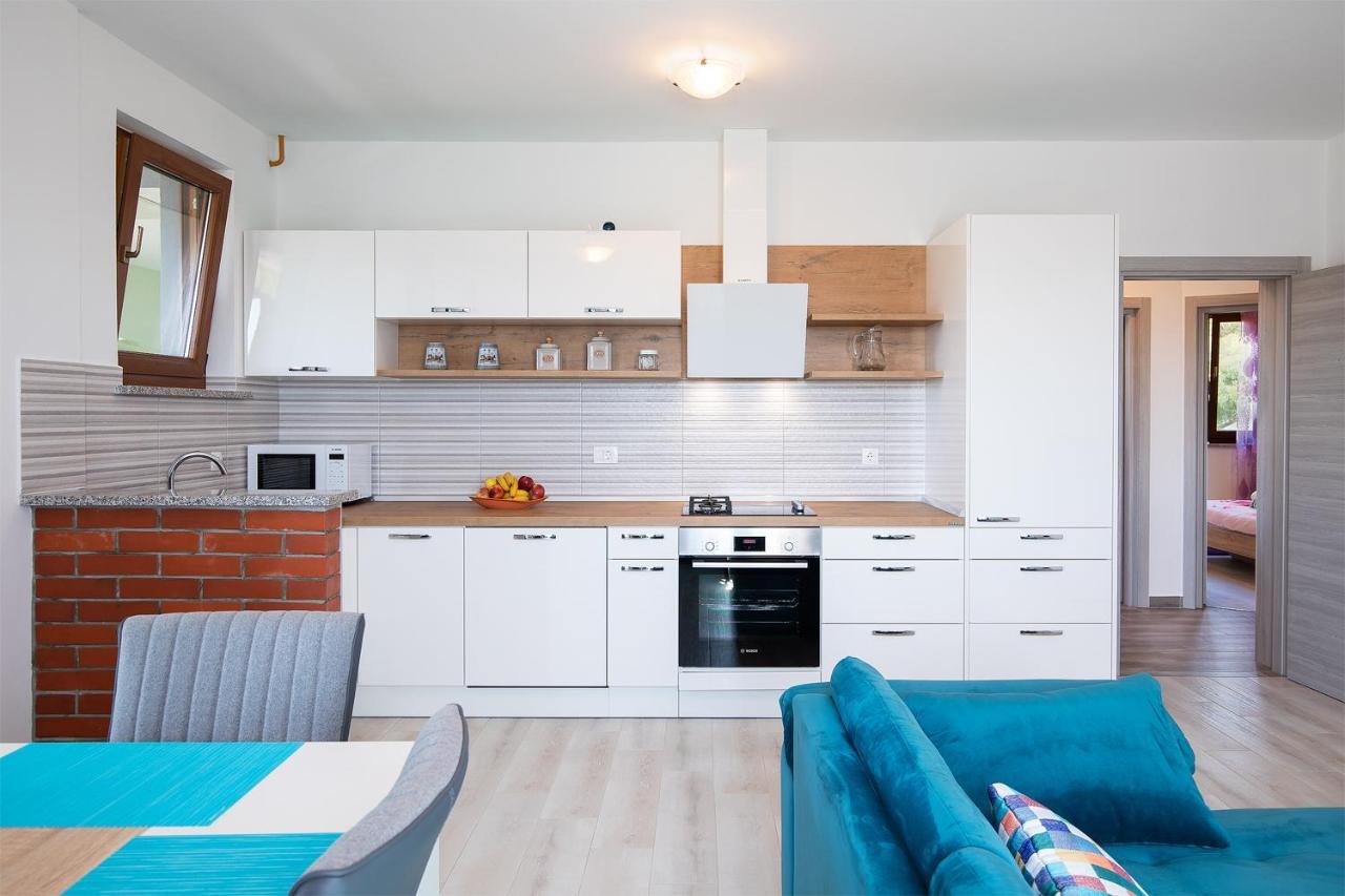 Kaylie Apartment พูลา ภายนอก รูปภาพ