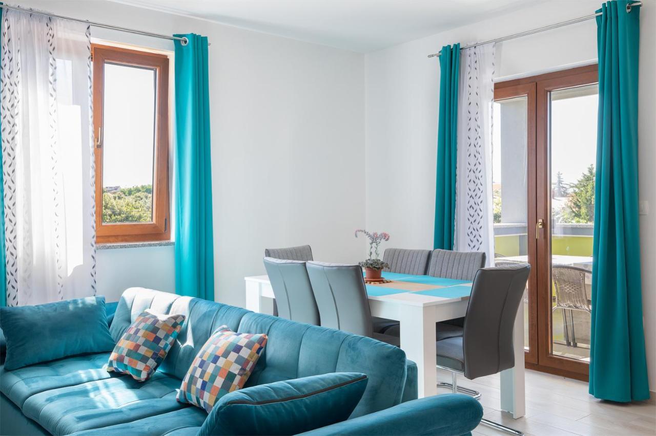Kaylie Apartment พูลา ภายนอก รูปภาพ